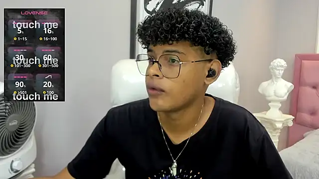 boylittle19cm online show from November 7, 2025, 12:10 pm