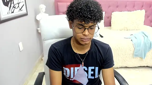 boylittle19cm online show from November 21, 2025, 12:26 pm