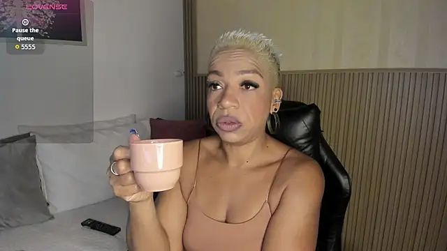 summer night  online show from November 26, 2025, 11:43 am