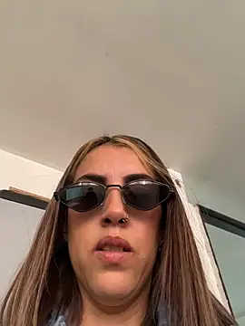 Snapshot of IsisLoveyes_ chatting on January 7, 2026, 3:39 pm IsisLoveyes online show from January 7, 2026, 3:39 pm