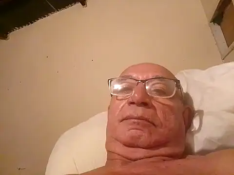 sincuenton24cmts online show from November 23, 2025, 12:42 am