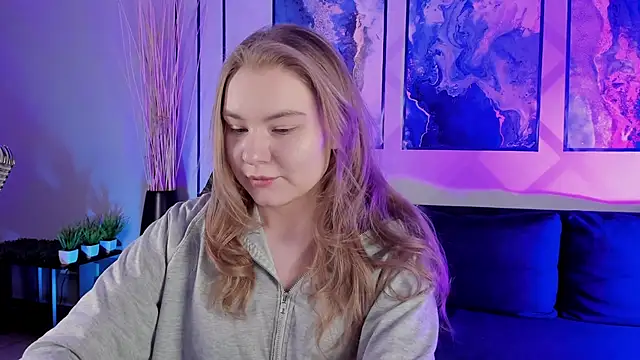 ValerieViolette online show from December 4, 2024, 4:15 am