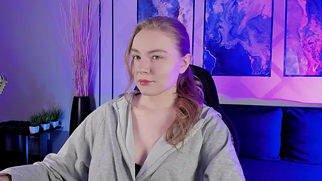 ValerieViolette online show from December 4, 2024, 1:08 am