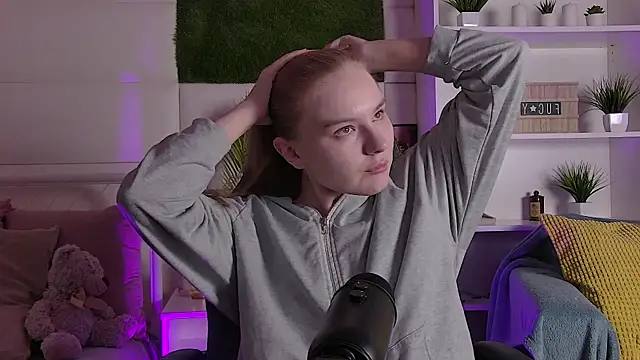 ValerieViolette online show from March 2, 2025, 1:09 pm