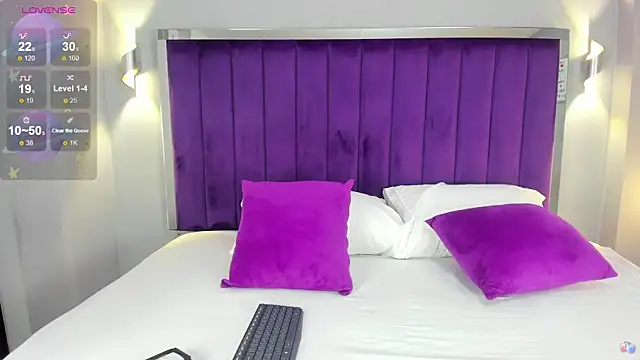 Snapshot of LindsyCater chatting on October 9, 2025, 12:06 pm LindsyCater online show from October 9, 2025, 12:06 pm