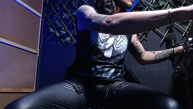 Dicaprioo  online show from November 29, 2025, 4:23 am