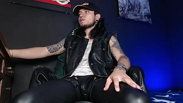 Snapshot of Dicaprioo_ chatting on February 6, 2026, 4:30 am Dicaprioo online show from February 6, 2026, 4:30 am