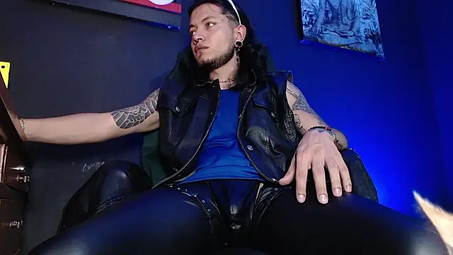 Snapshot of Dicaprioo_ chatting on February 10, 2026, 7:57 pm Dicaprioo online show from February 10, 2026, 7:57 pm