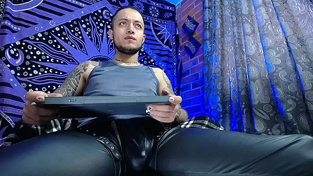 Dicaprioo  online show from October 2, 2025, 5:27 pm