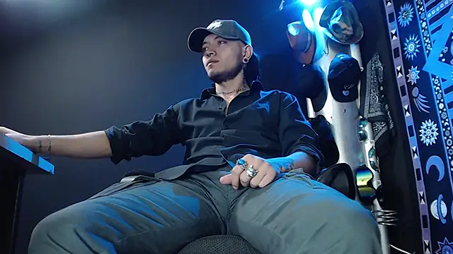 Dicaprioo  online show from February 25, 2025, 7:06 pm