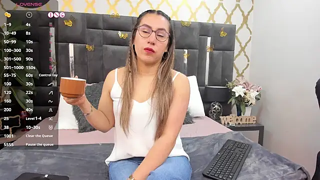 RubbyTaylor online show from November 14, 2025, 2:43 pm