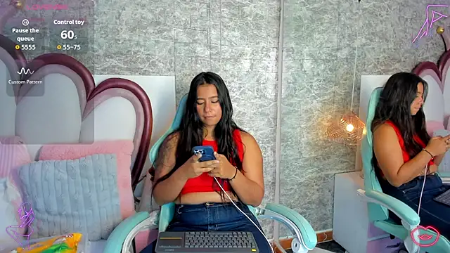 EmmaCrush online show from April 10, 2026, 9:22 pm