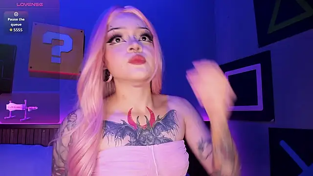 Elettra Rou online show from March 7, 2026, 10:37 pm