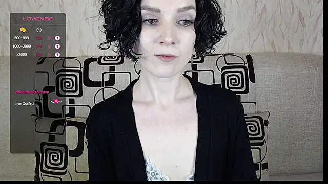 Snapshot of TinaWince chatting on February 5, 2025, 8:32 am TinaWince online show from February 5, 2025, 8:32 am