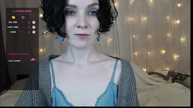 Snapshot of TinaWince chatting on January 19, 2025, 8:18 am TinaWince online show from January 19, 2025, 8:18 am