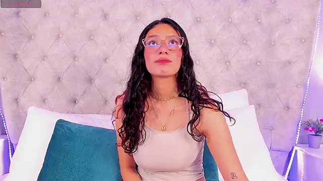Snapshot of dafne_bss chatting on May 6, 2026, 5:44 am dafne bss online show from May 6, 2026, 5:44 am