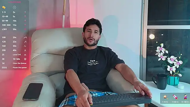 Snapshot of Valentinoford chatting on January 27, 2025, 5:14 am Valentinoford online show from January 27, 2025, 5:14 am