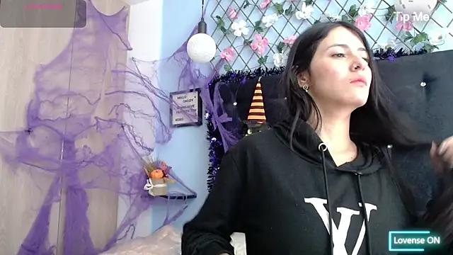 evatits 1 online show from October 21, 2025, 12:04 pm