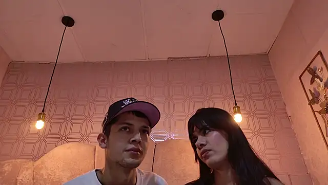 Snapshot of kendalltaylorr chatting on October 22, 2025, 12:15 pm kendalltaylorr online show from October 22, 2025, 12:15 pm