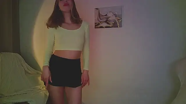 mia raspberrie online show from March 28, 2026, 8:32 pm