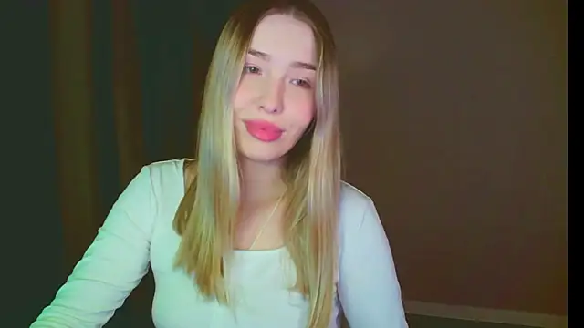 Snapshot of mia_raspberrie chatting on January 21, 2025, 8:00 pm mia raspberrie online show from January 21, 2025, 8:00 pm