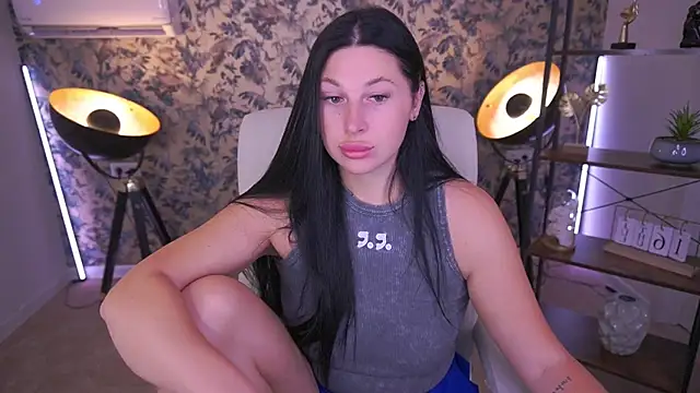 ArianaDarkk online show from July 17, 2026, 6:43 am