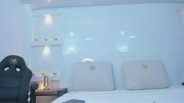 Dalia-Prada online show from April 18, 2026, 4:48 am