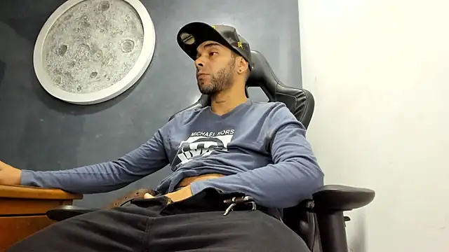 Snapshot of Bryan_Bronx chatting on October 12, 2025, 11:17 pm Bryan Bronx online show from October 12, 2025, 11:17 pm