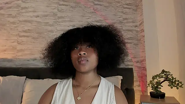 Anneth  M online show from October 15, 2025, 7:44 pm