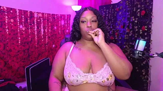 cheriserozequeen online show from February 4, 2026, 8:26 pm