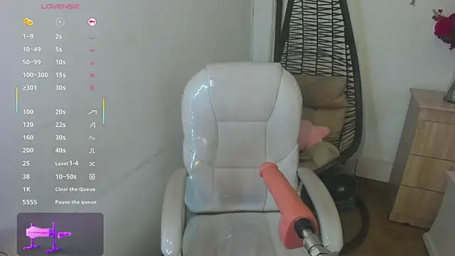 Chanttall  online show from November 16, 2025, 5:12 am