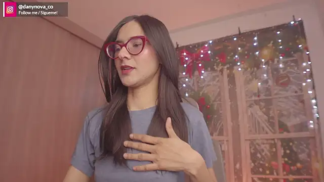 DanyNova Co online show from December 2, 2025, 9:05 pm