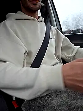 Snapshot of Zeefy chatting on November 16, 2025, 8:19 am Zeefy online show from November 16, 2025, 8:19 am