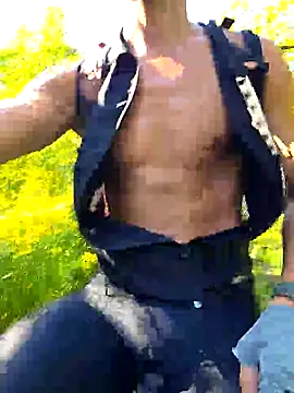 Snapshot of Zeefy chatting on September 9, 2025, 8:35 am Zeefy online show from September 9, 2025, 8:35 am