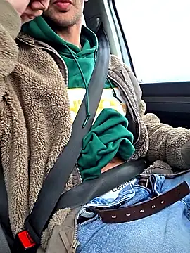 Snapshot of Zeefy chatting on November 6, 2025, 7:34 am Zeefy online show from November 6, 2025, 7:34 am