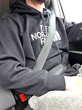 Snapshot of Zeefy chatting on November 25, 2025, 10:04 am Zeefy online show from November 25, 2025, 10:04 am