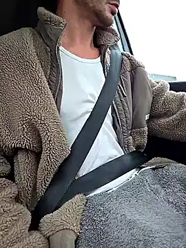 Snapshot of Zeefy chatting on November 29, 2025, 9:31 am Zeefy online show from November 29, 2025, 9:31 am