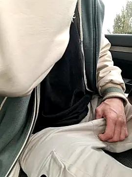 Snapshot of Zeefy chatting on March 15, 2025, 1:29 pm Zeefy online show from March 15, 2025, 1:29 pm