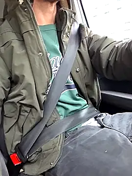 Snapshot of Zeefy chatting on October 21, 2025, 8:03 am Zeefy online show from October 21, 2025, 8:03 am