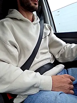 Snapshot of Zeefy chatting on October 12, 2025, 9:10 am Zeefy online show from October 12, 2025, 9:10 am