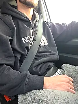 Snapshot of Zeefy chatting on November 27, 2025, 8:26 am Zeefy online show from November 27, 2025, 8:26 am