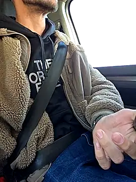 Snapshot of Zeefy chatting on October 20, 2025, 6:59 am Zeefy online show from October 20, 2025, 6:59 am