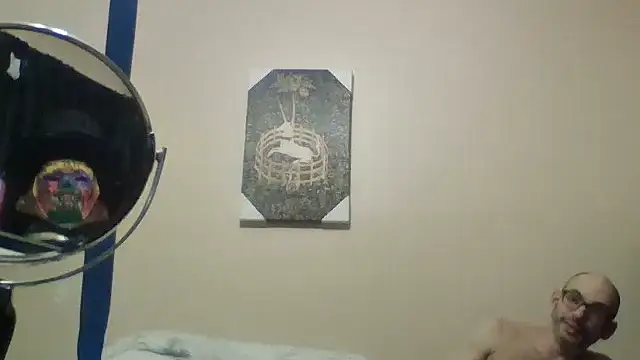 hailzeffn online show from May 27, 2026, 5:37 am