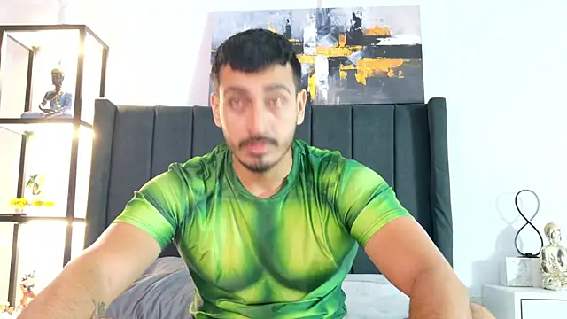 Snapshot of muscle_ares chatting on May 12, 2026, 11:33 pm muscle ares online show from May 12, 2026, 11:33 pm