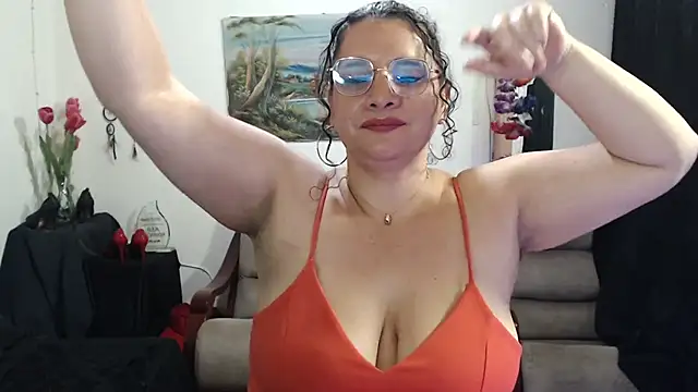 Aleja Gonzales online show from November 5, 2025, 10:57 pm