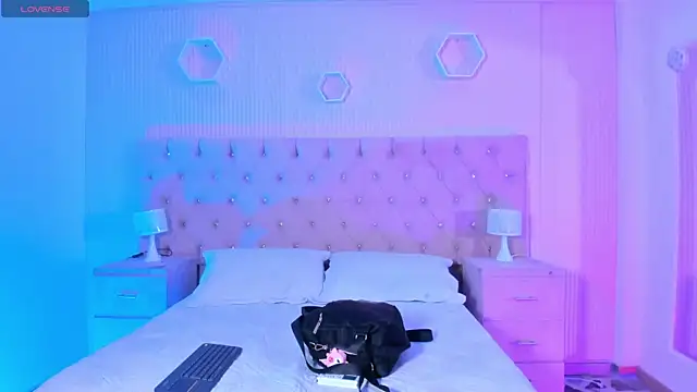 Agathaargent  online show from November 3, 2025, 4:17 am