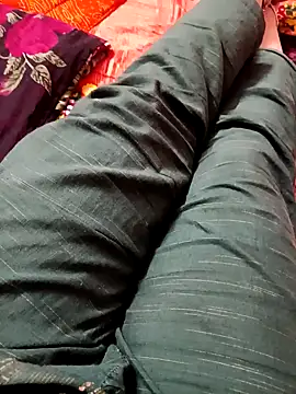 Shoni   online show from September 18, 2025, 11:13 am