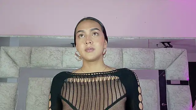 Snapshot of Sara_Greey chatting on October 14, 2025, 6:19 pm Sara Greey online show from October 14, 2025, 6:19 pm