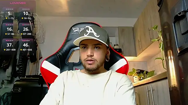 ftmphilip  online show from November 20, 2025, 12:11 am