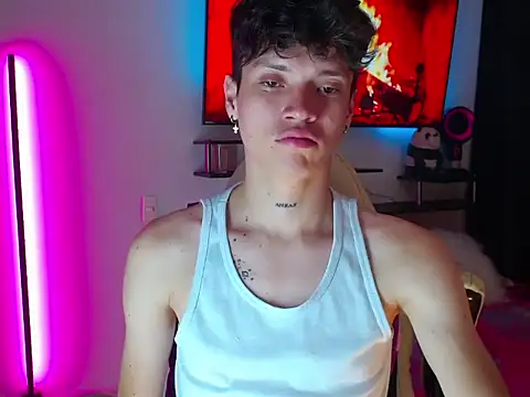 bigdick latino online show from September 11, 2025, 11:27 pm